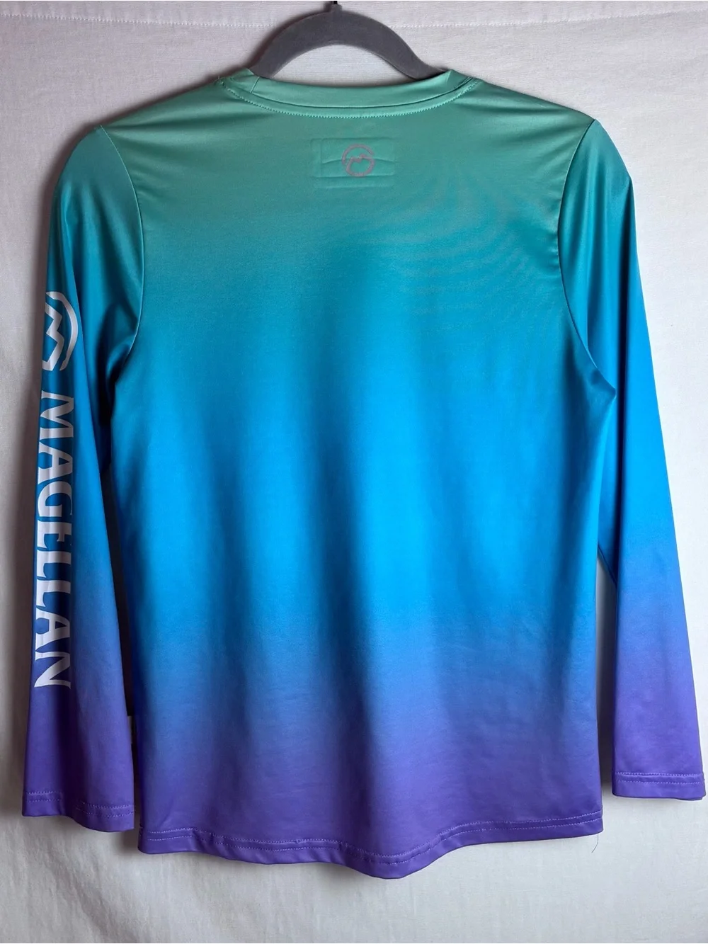 Magellan Outdoors Fish Gear Girls Medium Ombre Sun Shirt Caddo Lake Long Sleeve